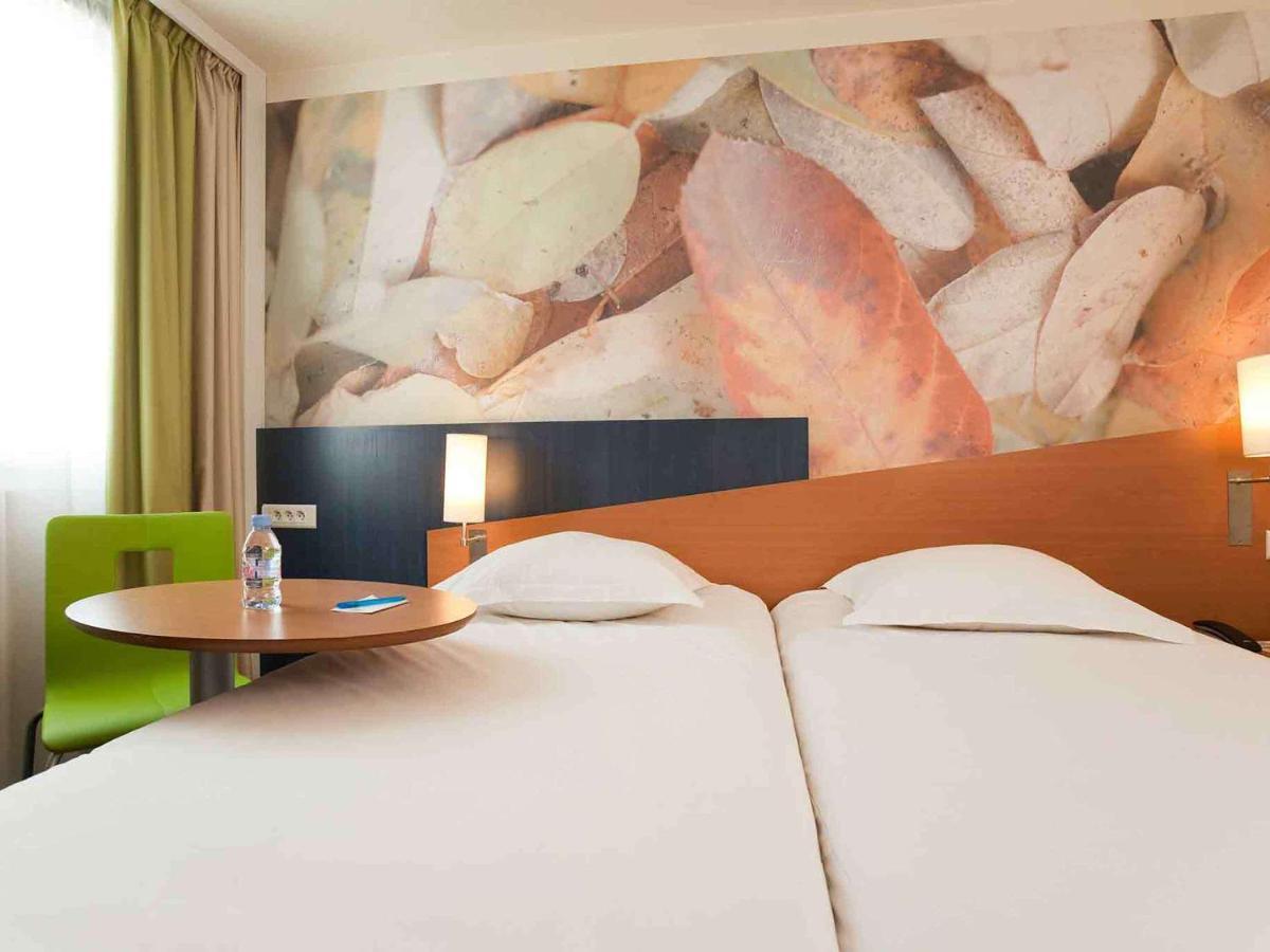 ไอบิส สไตล์ ออร์เลออง Hotel ลาชาแปล-แซ็งต์-เมส์แม็ง ภายนอก รูปภาพ